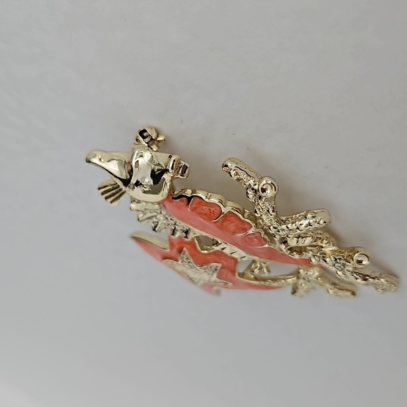SEAHORSE Enamel & Goldtone 3Pc. Set of Necklace,  Brooch & Pierced Earrings - Picture 8 of 12